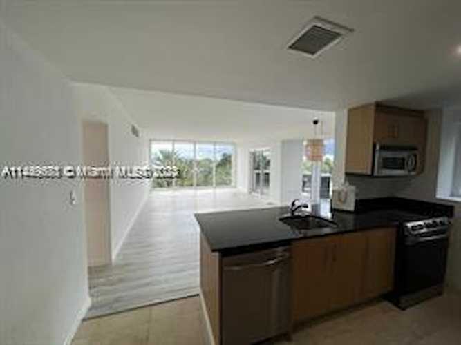 10275 Collins Ave #431 Bal Harbour, FL 33154