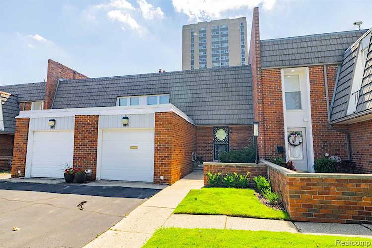 2140 Bryanston Crescent St #40 Detroit, MI 48207