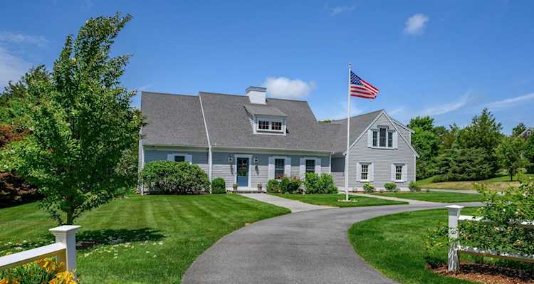 80 Old Kings Road Cotuit, MA 02635