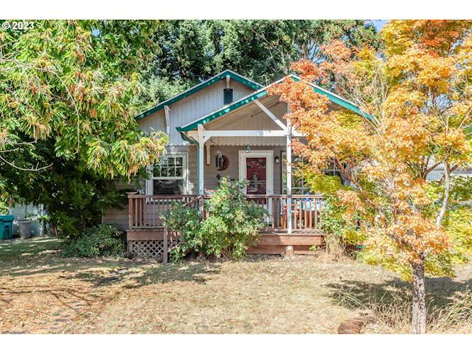 3731 SE Liebe ST Portland, OR 97202