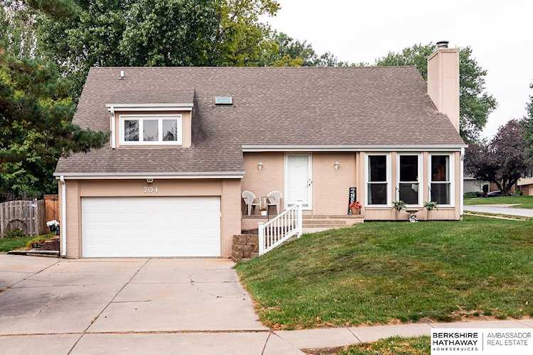 704 S 217 St Omaha, NE 68022