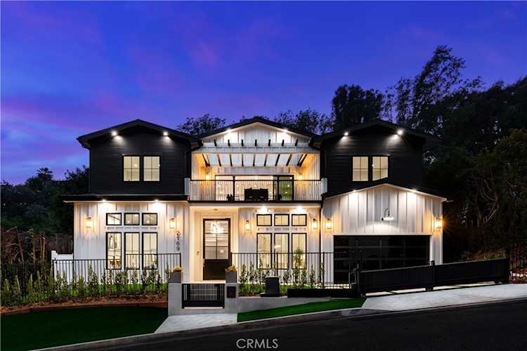 2169 Roscomare Rd Los Angeles, CA 90077