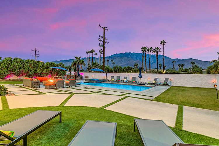2932 N Sunrise Way Palm Springs, CA 92262