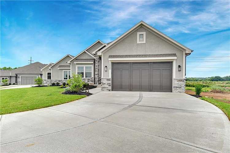 12999 S Alden St Olathe, KS 66062