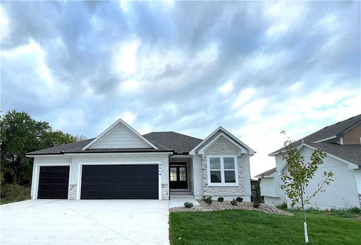 3218 SW Enoch St Lee's Summit, MO 64082