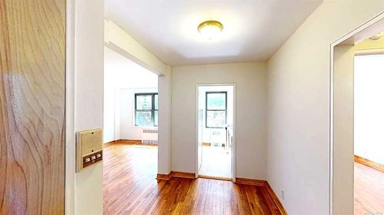 52-25 39 Rd #2B Woodside, NY 11377