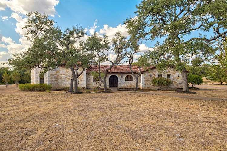126 Island Oaks LN Driftwood, TX 78619