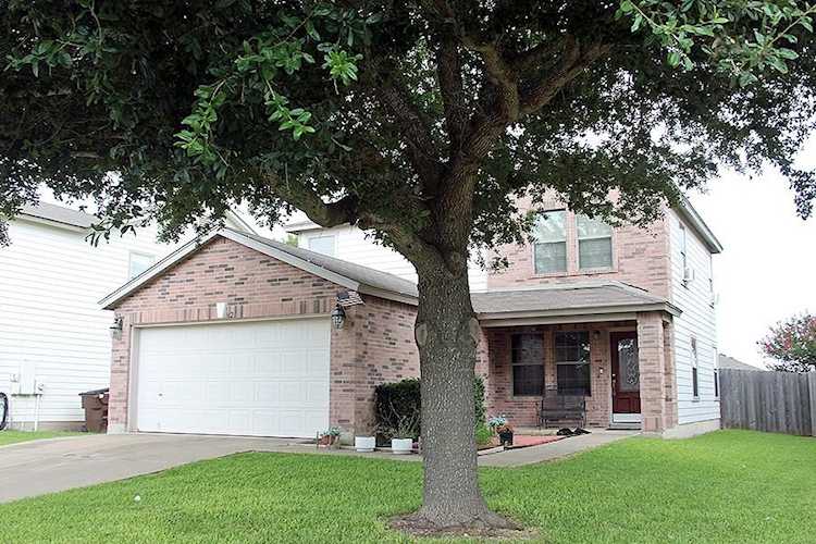 1621 Monte Vista DR Lockhart, TX 78644