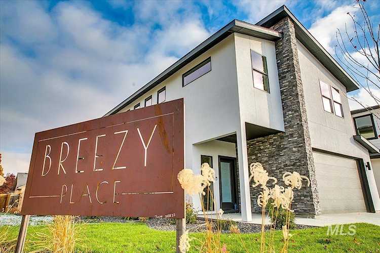 8236 N Breezy Ave Boise, ID 83714