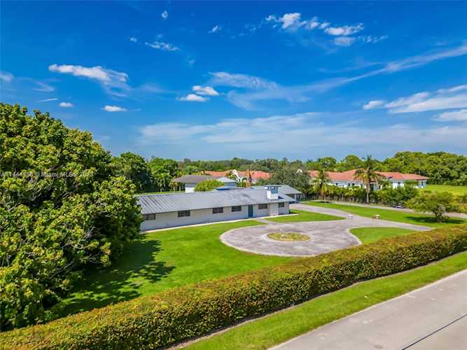 17781 SW 52nd Ct Southwest Ranches, FL 33331