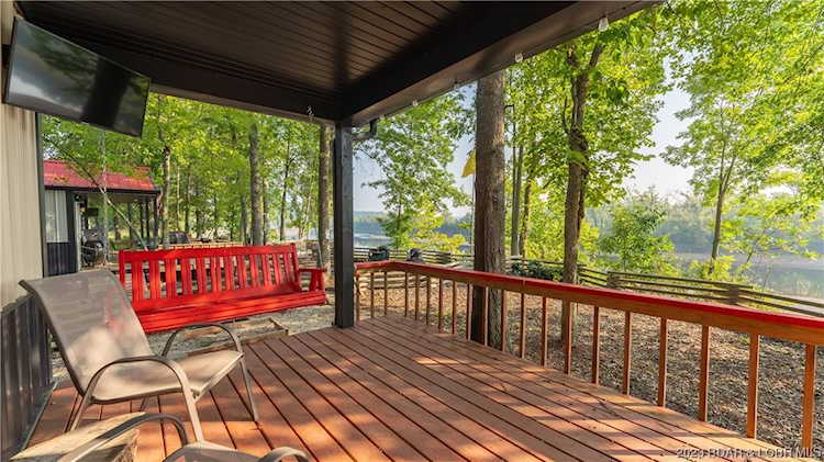 21 Eagle View Ln Lake Ozark, MO 65049
