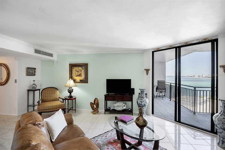 4822 Ocean Blvd #8E Sarasota, FL 34242