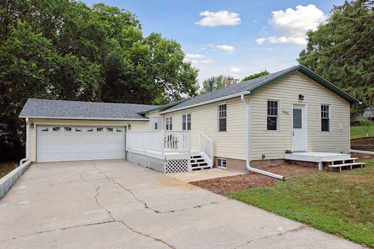 2401 Chateau Lane Mound, MN 55364