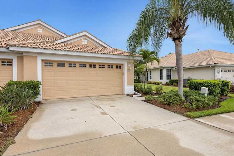 4841 Whispering Oaks Dr North Port, FL 34287