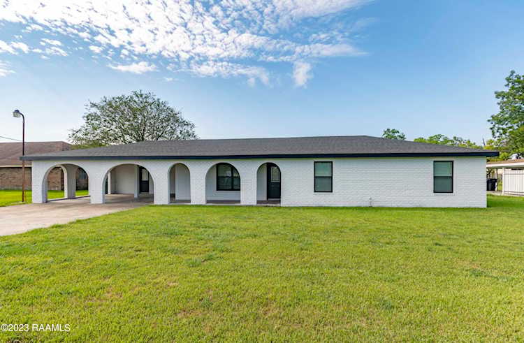 2503 Jefferson Island Road New Iberia, LA 70560