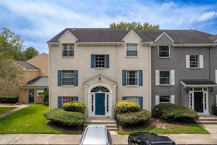 4318 Plaza Gate LN Jacksonville, FL 32217