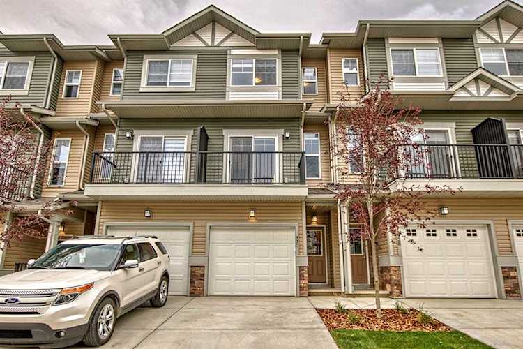 930 Sage Hill Grove NW Calgary, AB T3R 2A2