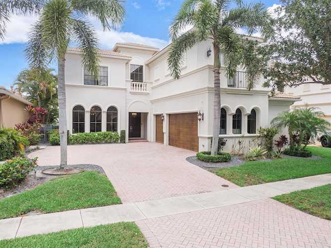 17827 Lake Azure Way Boca Raton, FL 33496