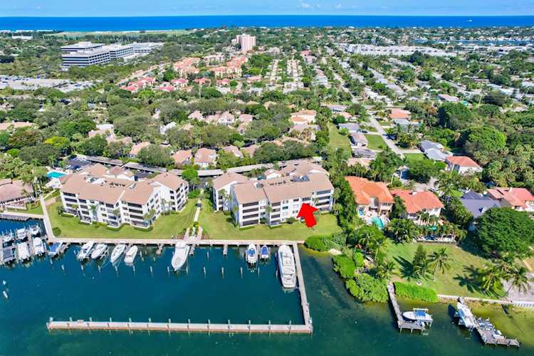 944 Oak Harbour Drive #944 Juno Beach, FL 33408