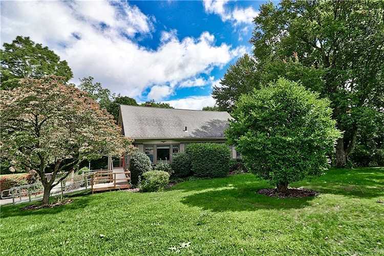 30 Summit Rd Prospect, CT 06712