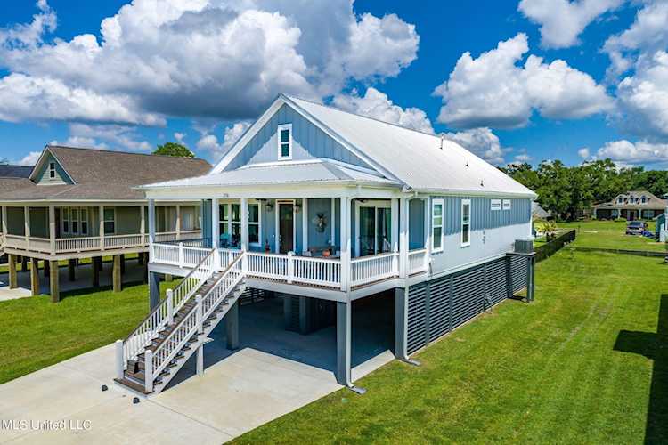 216 E Fifth St Long Beach, MS 39560