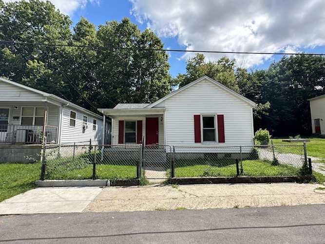 858 Lylesville St Paris, KY 40361