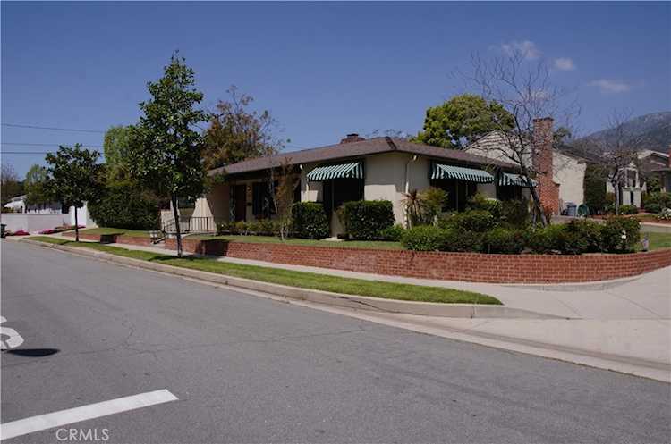 2433 Garfias Dr Pasadena, CA 91104