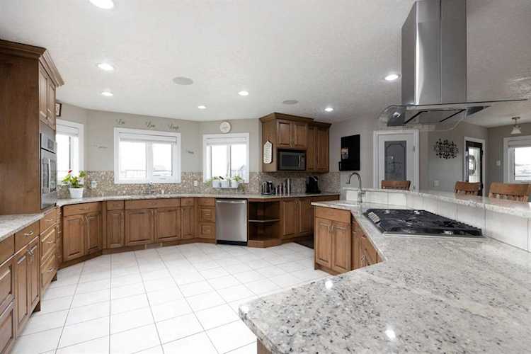 125 Beardsley Crescent Fort McMurray, AB T9H 2