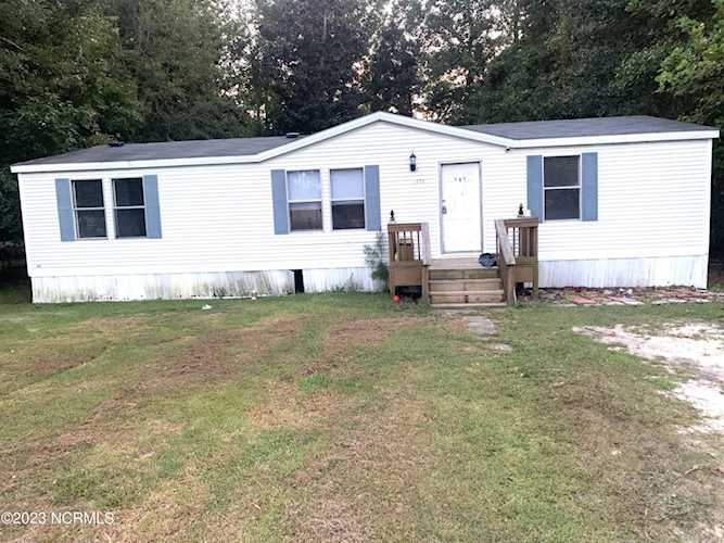 678 Bay Harbor Dr Hampstead, NC 28443