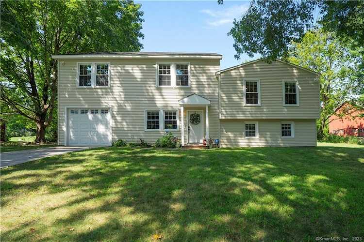 15 Horseshoe Rd Guilford, CT 06437
