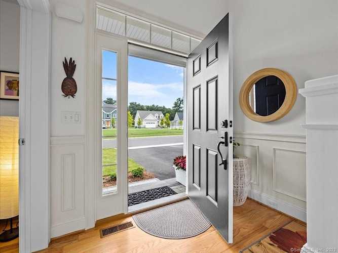 17 Bluestem Blvd Cromwell, CT 06416