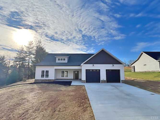 9 Willow Oak Dr Forest, VA 24551