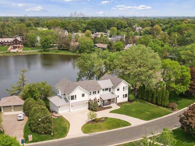 4812 Lakeview Drive Edina, MN 55424