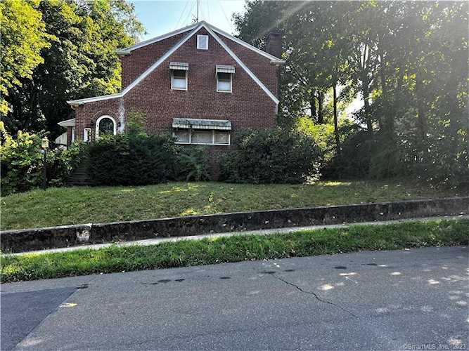 90 Augur St Hamden, CT 06517