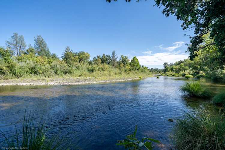 8827 Deschutes Rd Palo Cedro, CA 96073