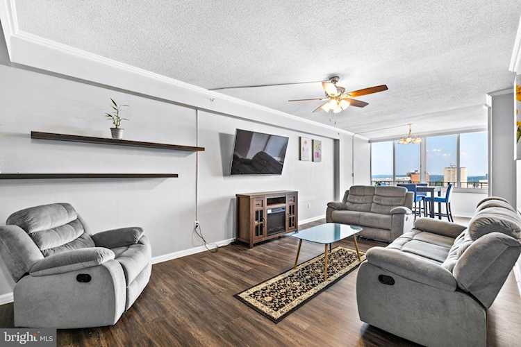 28 Allegheny Ave #2207 Towson, MD 21204
