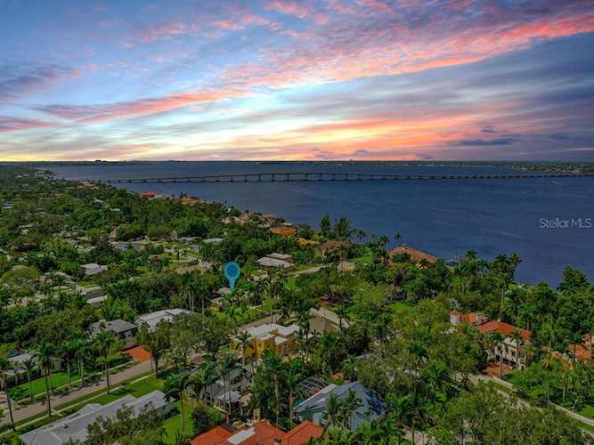 1214 Canterbury Dr Fort Myers, FL 33901