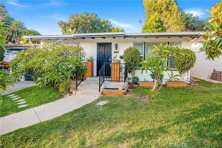 687 Colman St Altadena, CA 91001