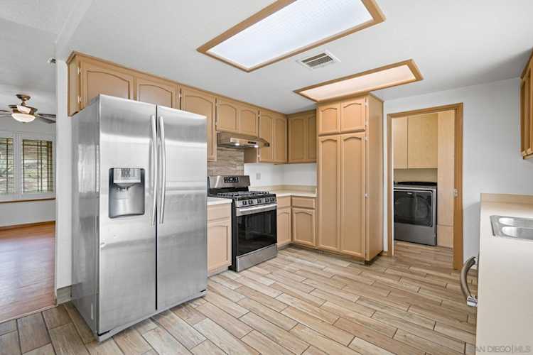 19602 Santee Lane Valley Center, CA 92082