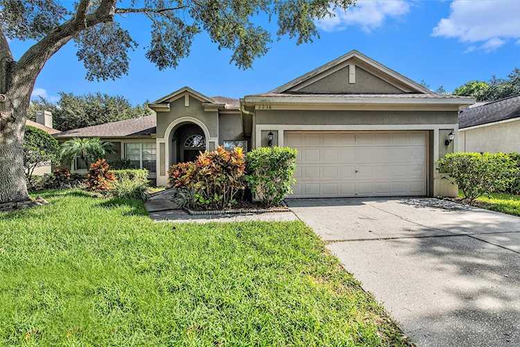 2216 Longmore CIRCLE Valrico, FL 33596