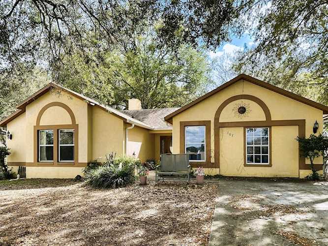 107 W Center St Minneola, FL 34715