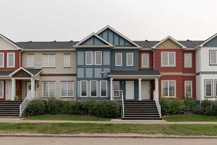 300 Sparrow Hawk Dr #9 Fort McMurray, AB T9K1A