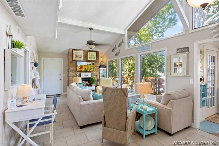 421 Lucy Rd Lake Ozark, MO 65049