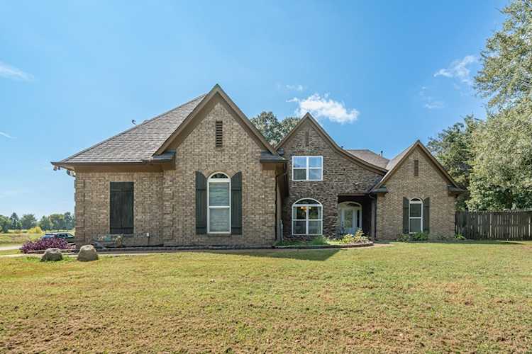 40 Christopher Rd Oakland, TN 38060