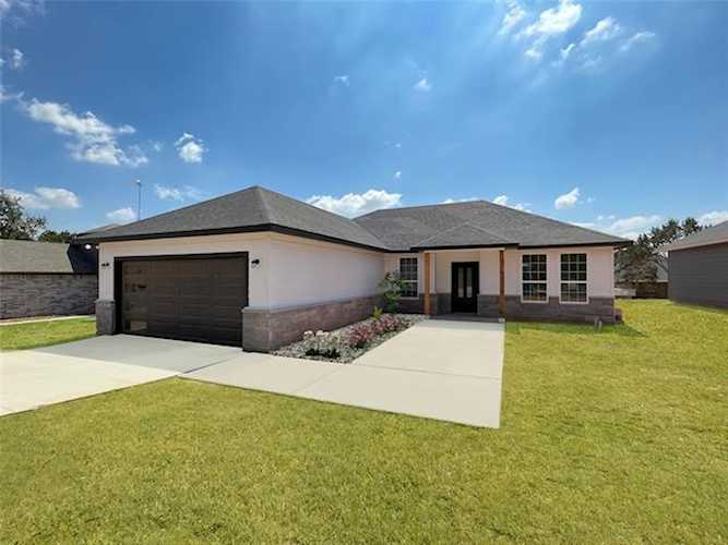 2303 Forest Hill Lane Granbury, TX 76048