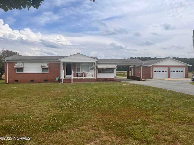 320 White Oak Rd Eure, NC 27935