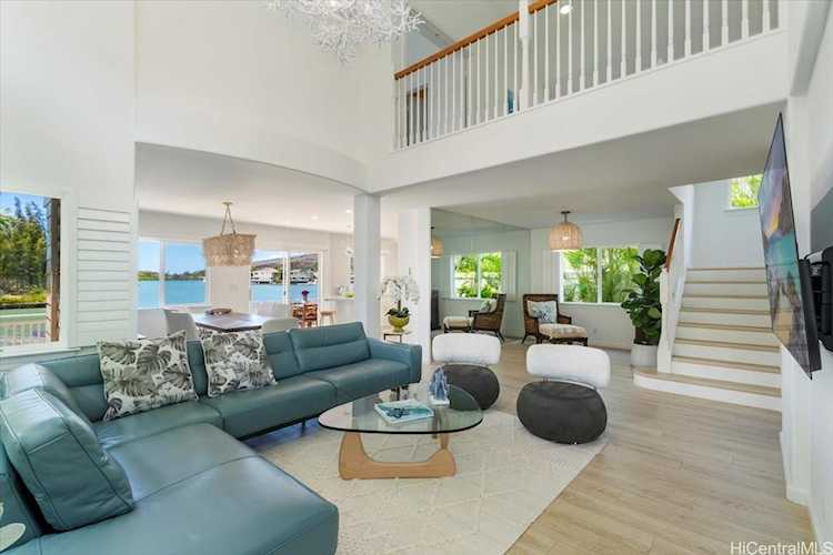 321 Ainahou Street #4 Honolulu, HI 96825