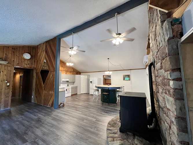 195 Trails End Rd Crawley, WV 24931