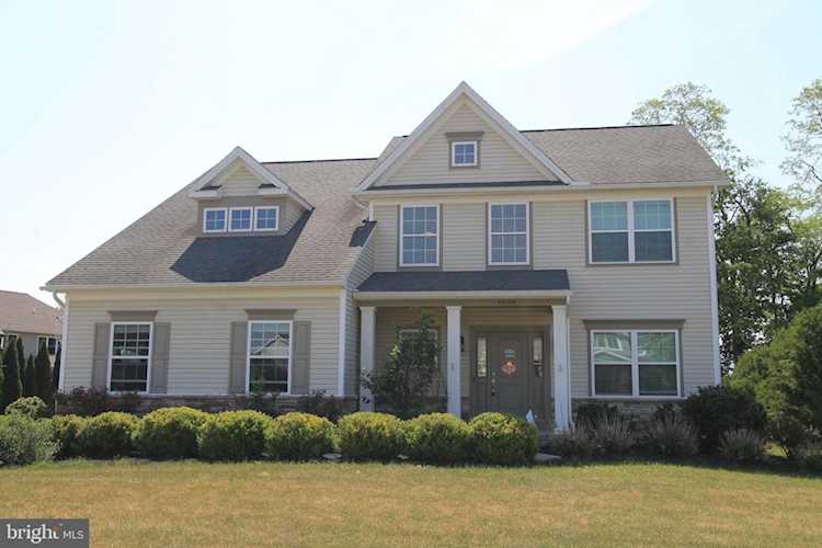 1098 Longfellow Ln State College, PA 16803