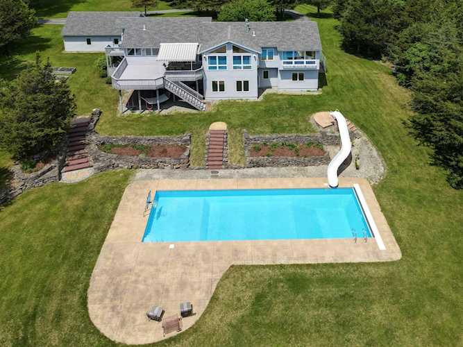 47 Town Line Rd Grand Isle, VT 05458